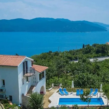 Apartment Charming With Shared Pool *